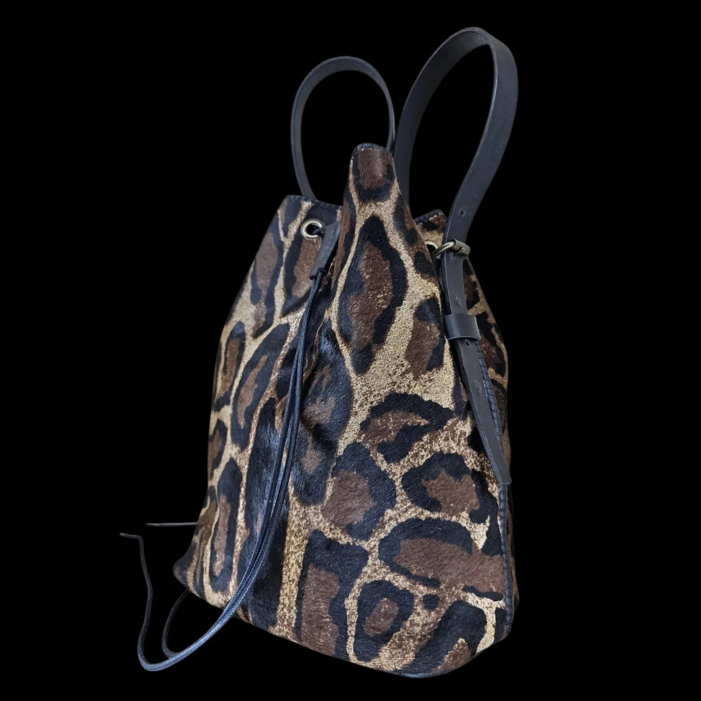 Handmade brown leather bucket bag with premium fur leather with a wild animal print - AG Design, Arad, Romania