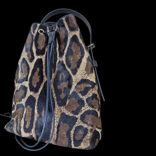 Handmade brown leather bucket bag with premium fur leather with a wild animal print - AG Design, Arad, Romania