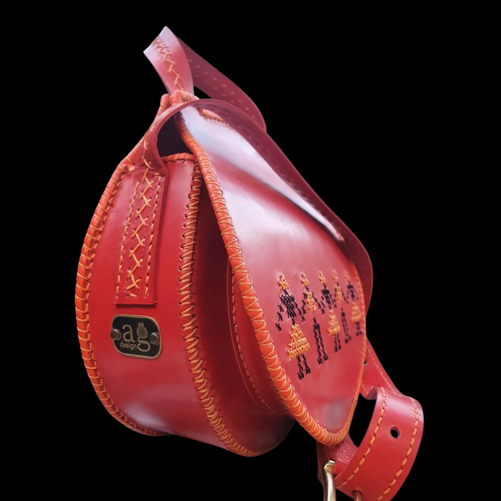 Handmade red leather bag with a sculpted detail - AG Design, Arad, Romania