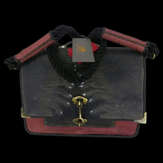Handmade dark leather messenger bag with a skull clasp - AG Design, Arad, Romania