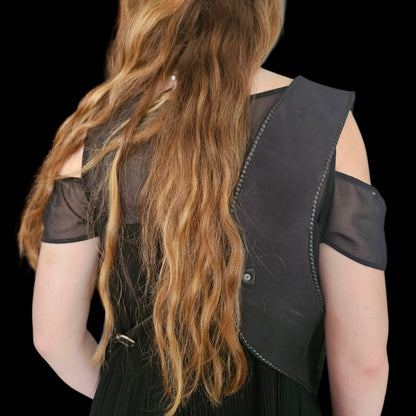 The Bag That Wears Two Lives