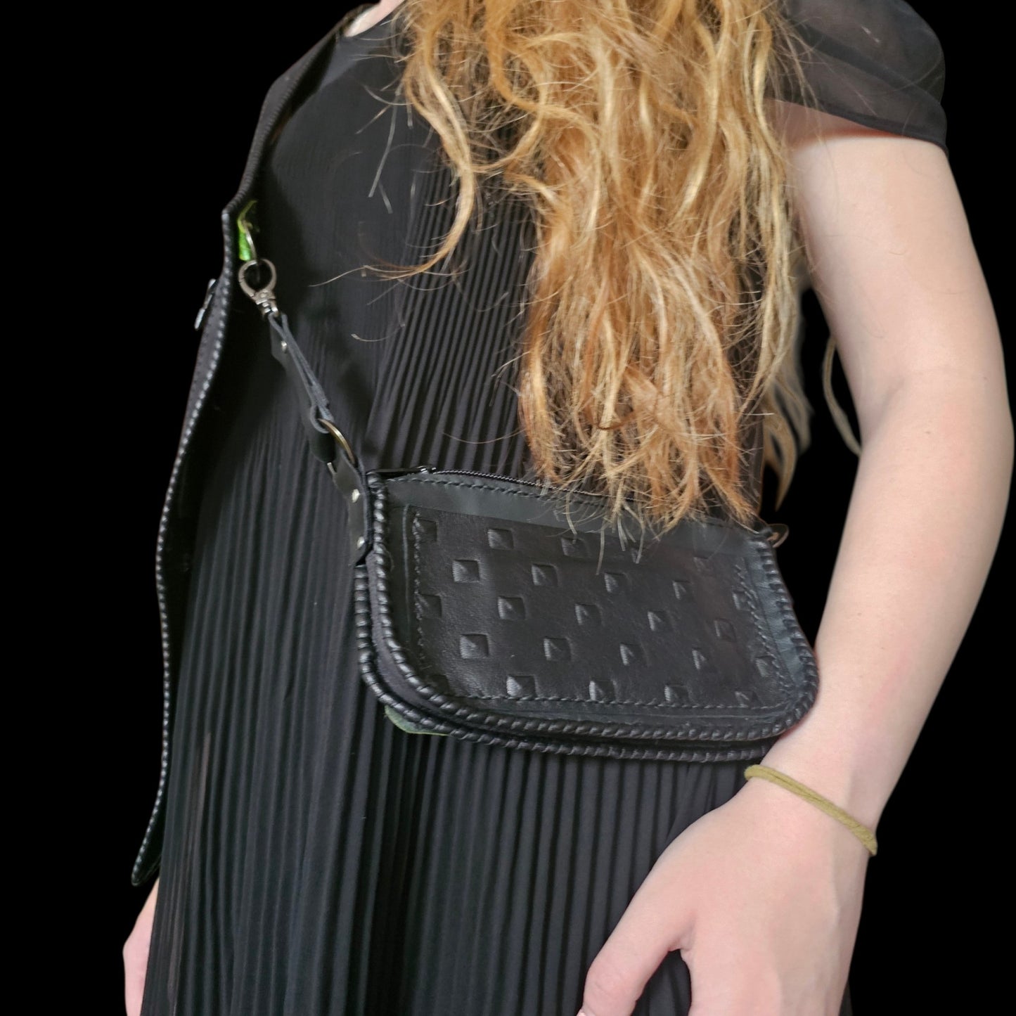 The Bag That Wears Two Lives